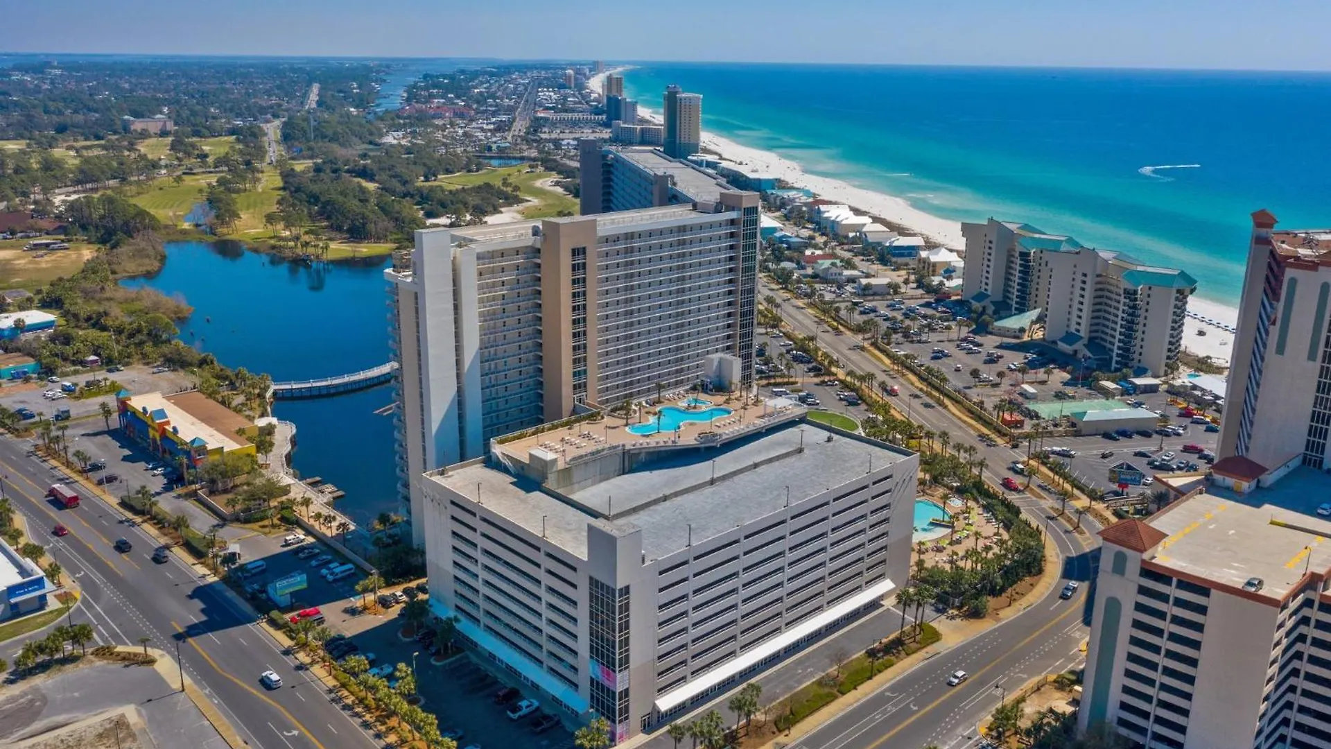 Modern Resort Condo! Gulf Views & Amenities Galore! Presented By Dolce Vita Getaways! بنما سيتي بيتش شقة