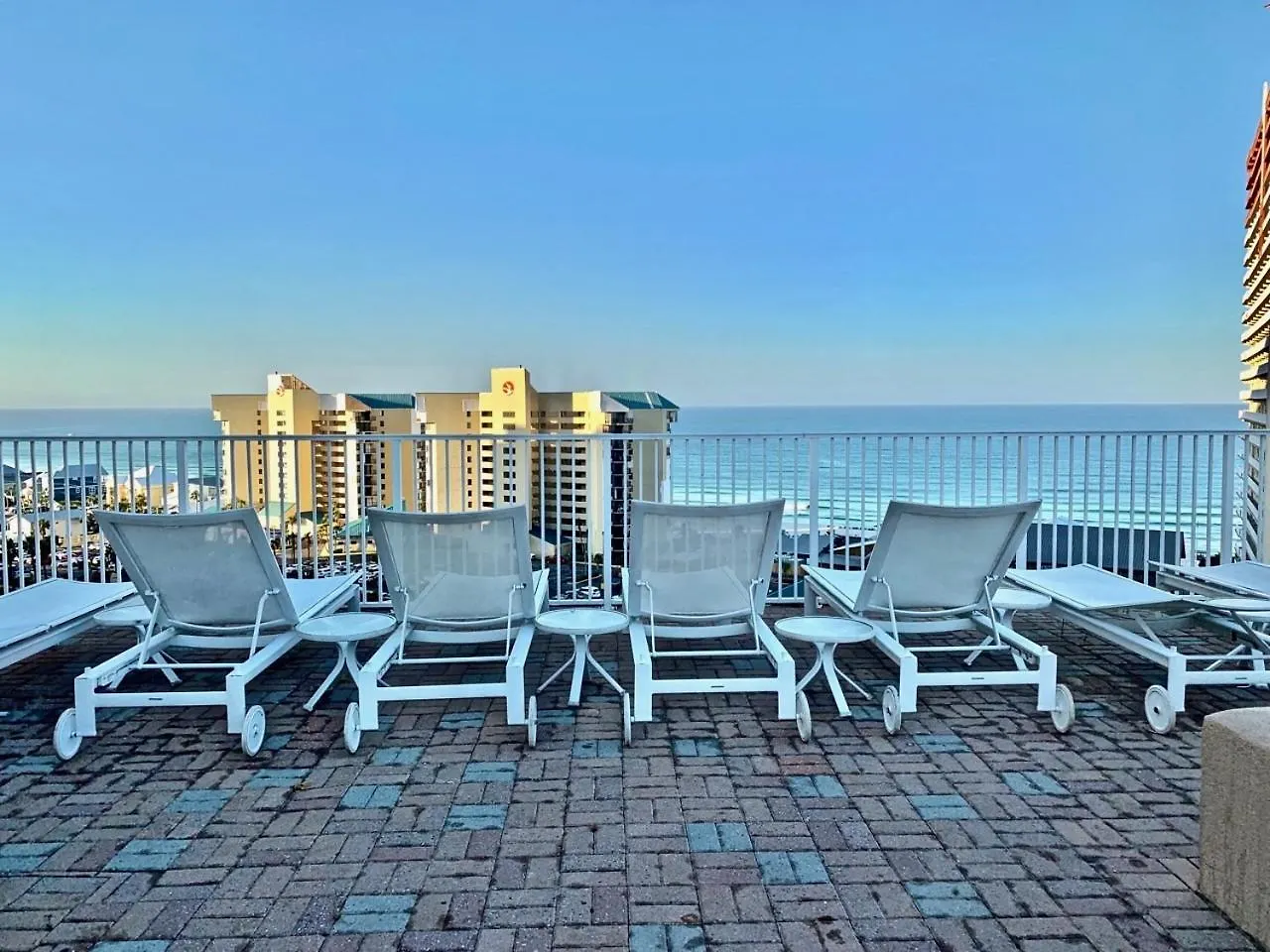 Modern Resort Condo! Gulf Views & Amenities Galore! Presented By Dolce Vita Getaways! بنما سيتي بيتش شقة